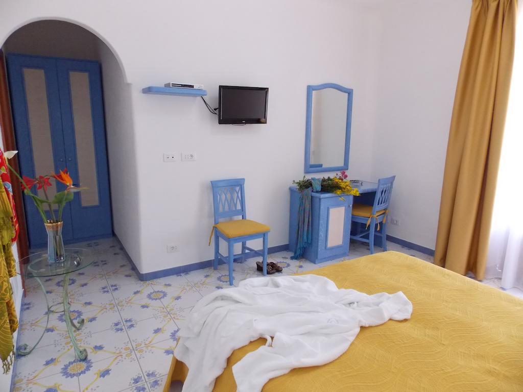 Loreta Forio di Ischia